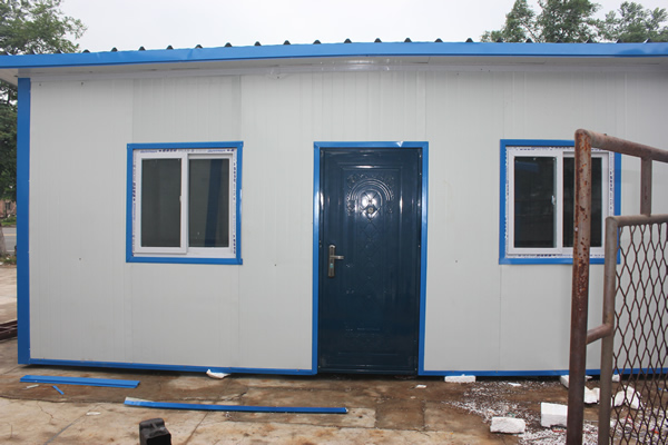 IMG_7952大面积彩钢房